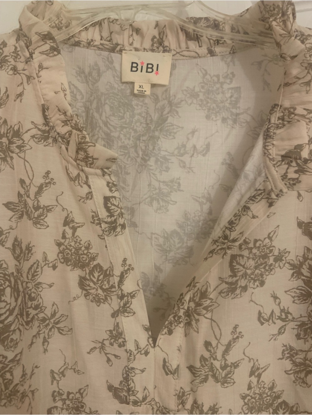 BiBi Cream Floral Split-Neck Ruffle Sleeve Blouse - Picture 3 of 3